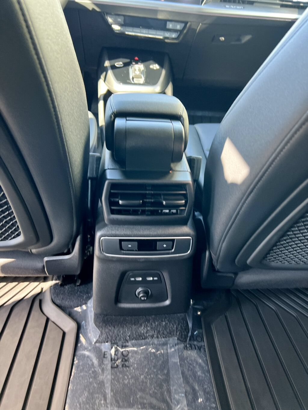 Used 2022 Audi Q4 e-tron Premium Plus w/ Premium Plus AWD/4WD image 19