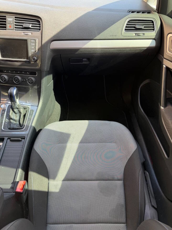 Used 2016 Volkswagen e-Golf SE w/ DC Fast Charging Package FWD image 14