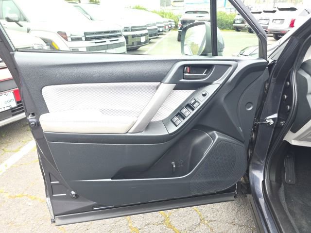 Used 2017 Subaru Forester 2.5i Premium w/ All-Weather Package image 8