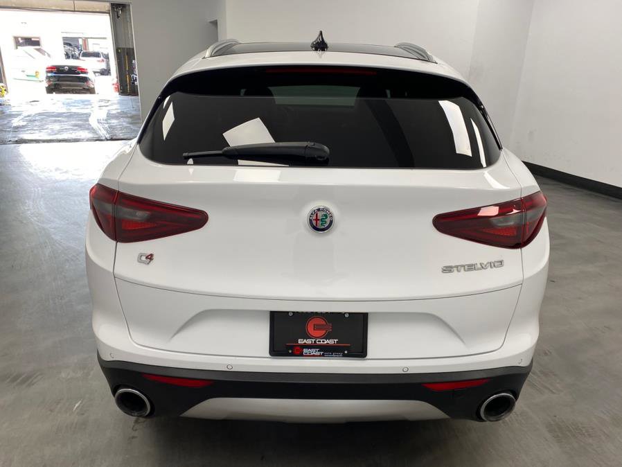 Used 2019 Alfa Romeo Stelvio Ti image 5