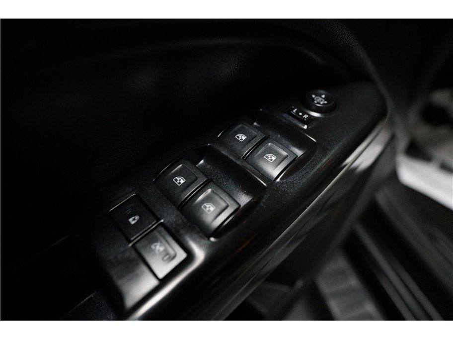 Used 2018 Chevrolet Colorado LT image 16