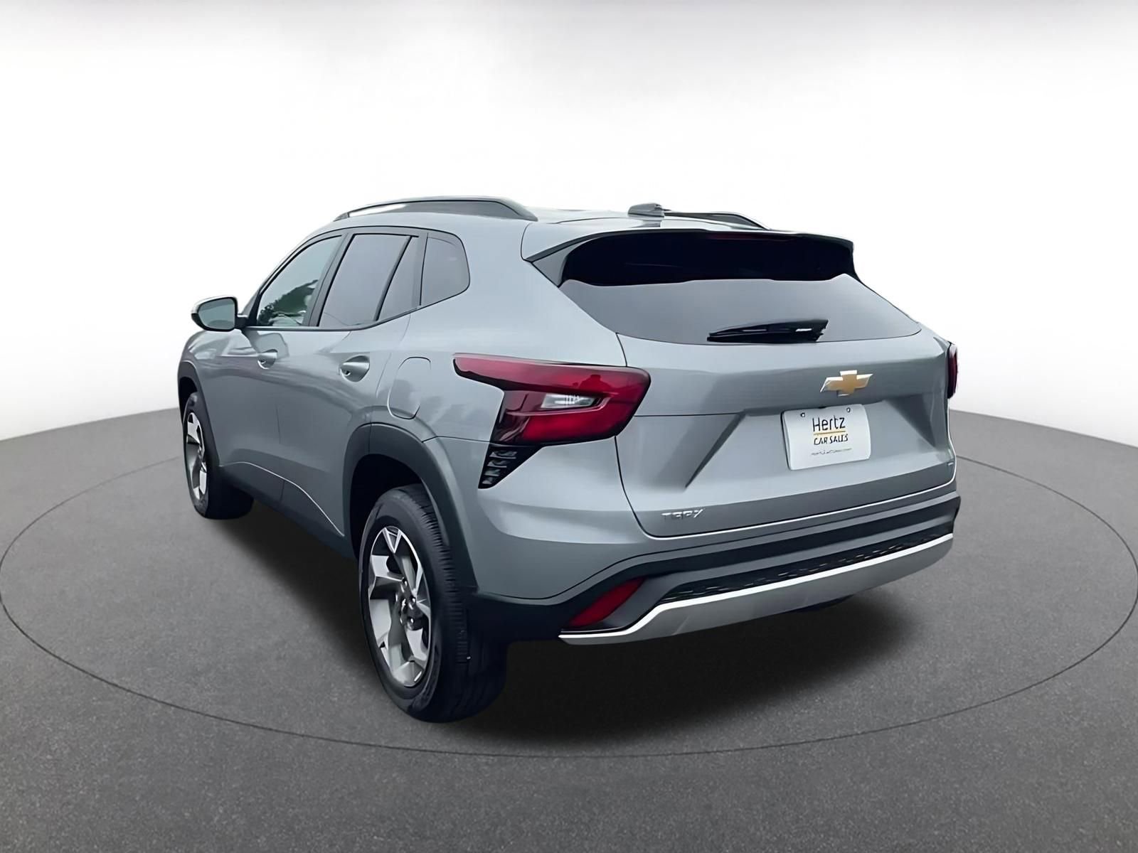 Used 2025 Chevrolet Trax LT image 11