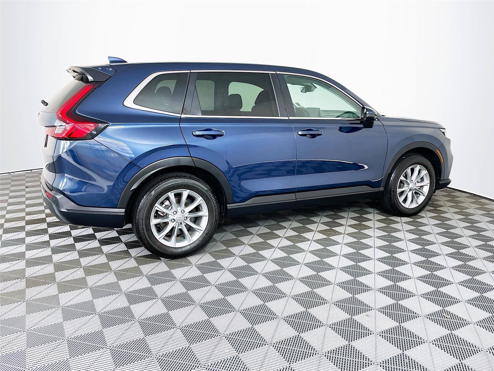 Used 2025 Honda CR-V EX-L image 11
