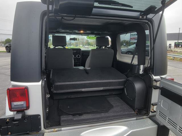 Used 2009 Jeep Wrangler Sahara w/ Dual Top Group image 29