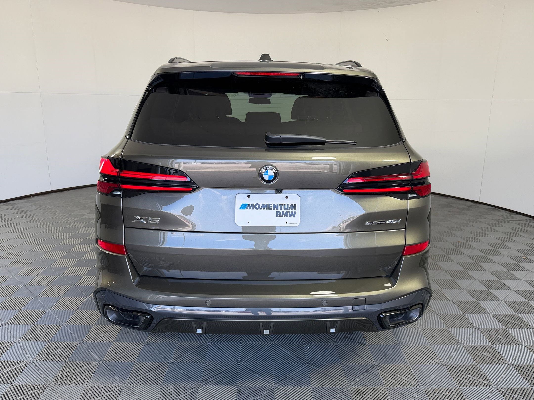 Used 2026 BMW X5 sDrive40i w/ M Sport Package RWD image 10