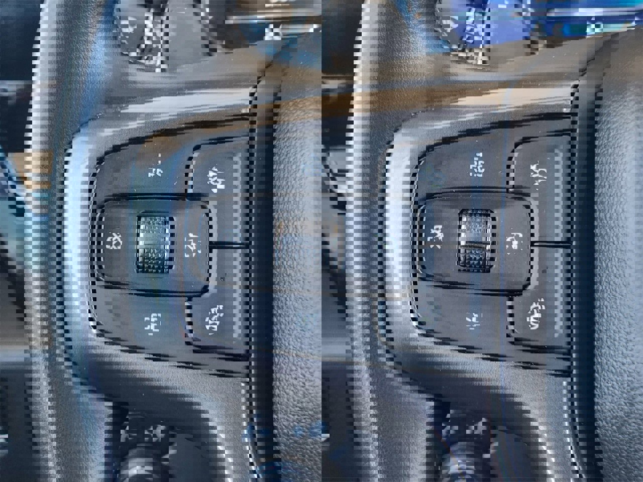 Used 2023 Chevrolet Silverado 1500 ZR2 w/ Technology Package image 27