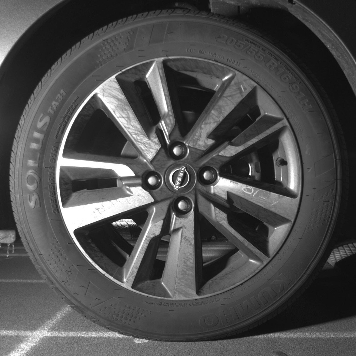 Used 2025 Nissan Versa SV image 10