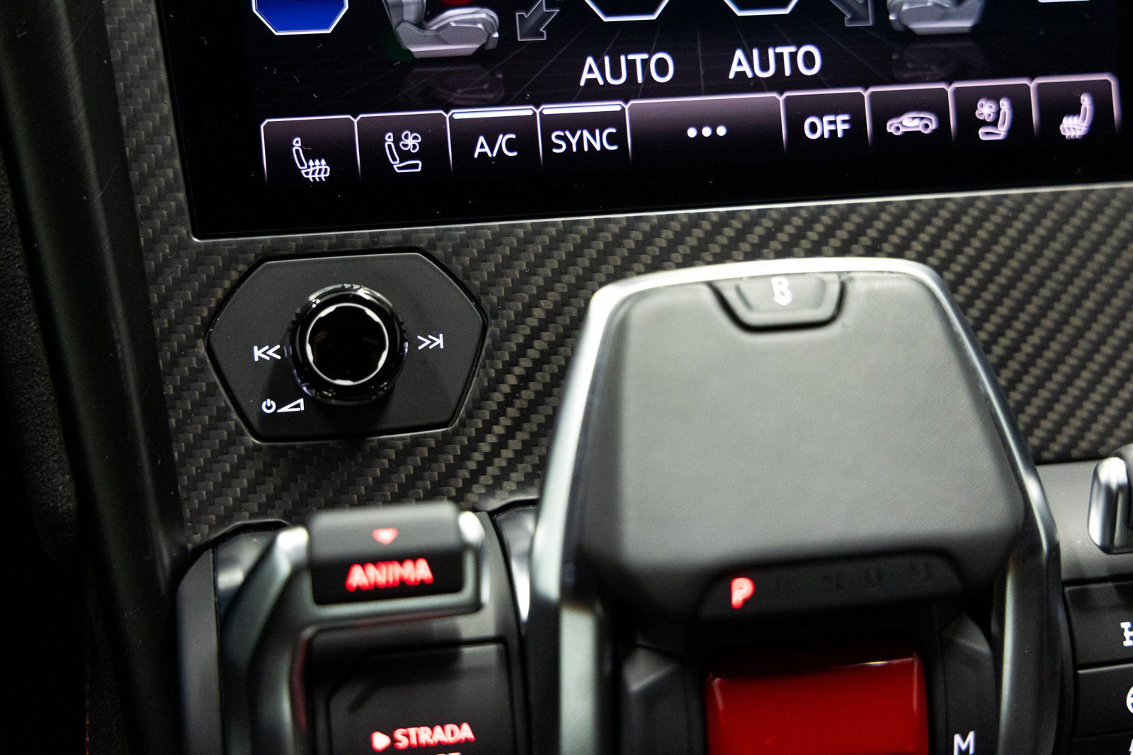 Used 2024 Lamborghini Urus Performante AWD/4WD image 54
