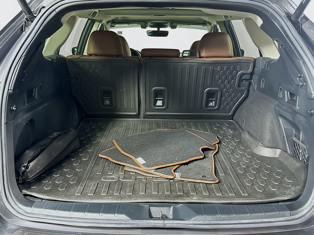 Used 2021 Subaru Outback Touring w/ Popular Package #2 image 16