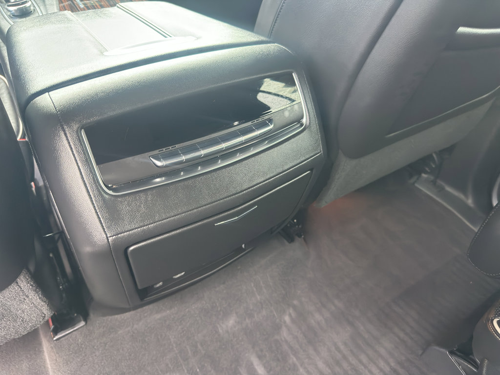 Used 2021 Cadillac Escalade Premium Luxury image 16