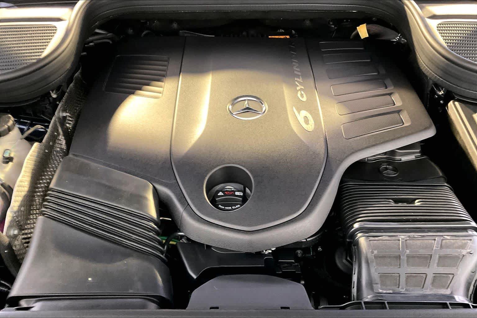 New 2027 Mercedes-Benz GLS 450 4MATIC image 14