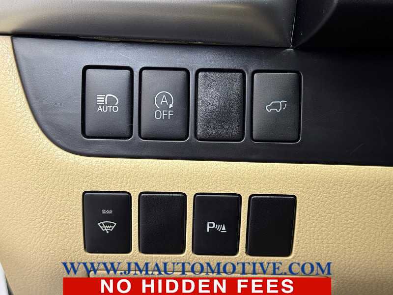 Used 2017 Toyota Highlander Limited image 37