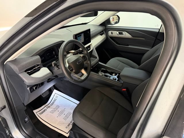 Used 2025 Ford Explorer Active AWD/4WD image 16