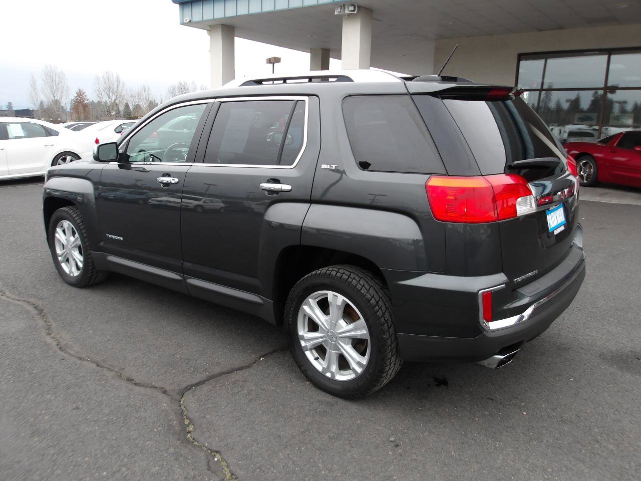 Used 2017 GMC Terrain SLT w/ Open Road Package AWD/4WD image 3