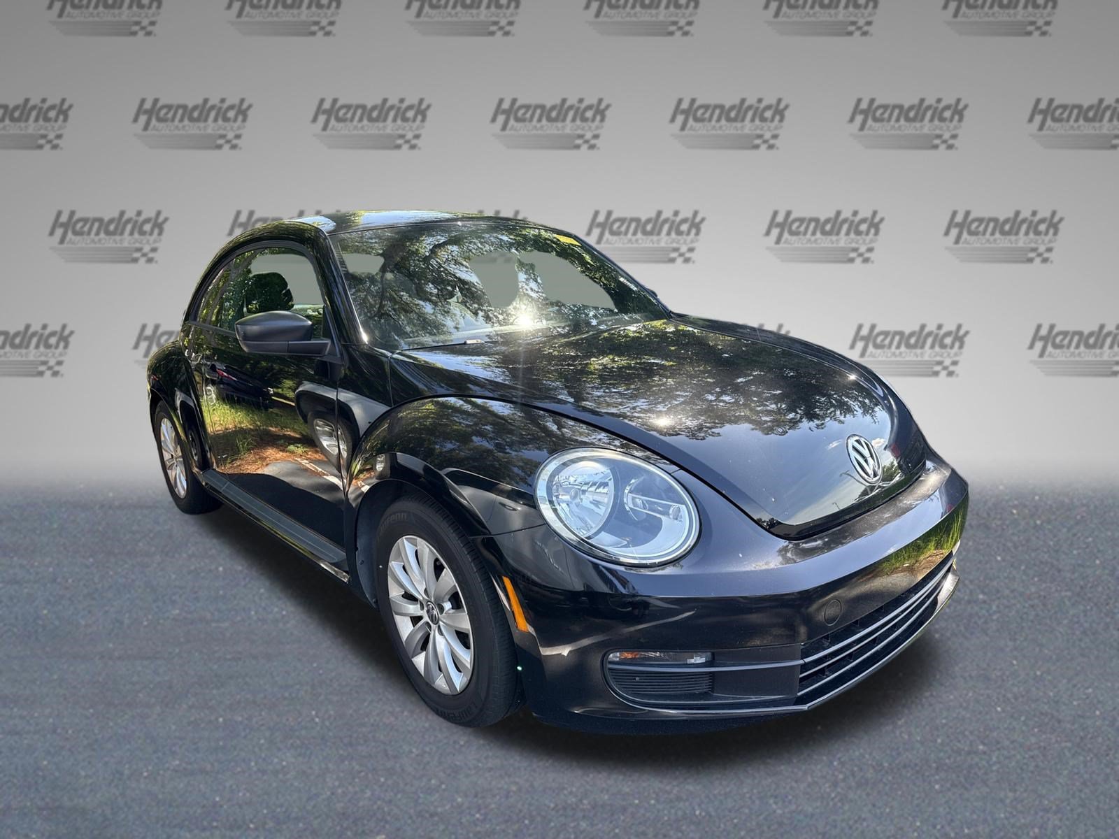 Used 2016 Volkswagen Beetle 1.8T S FWD image 2