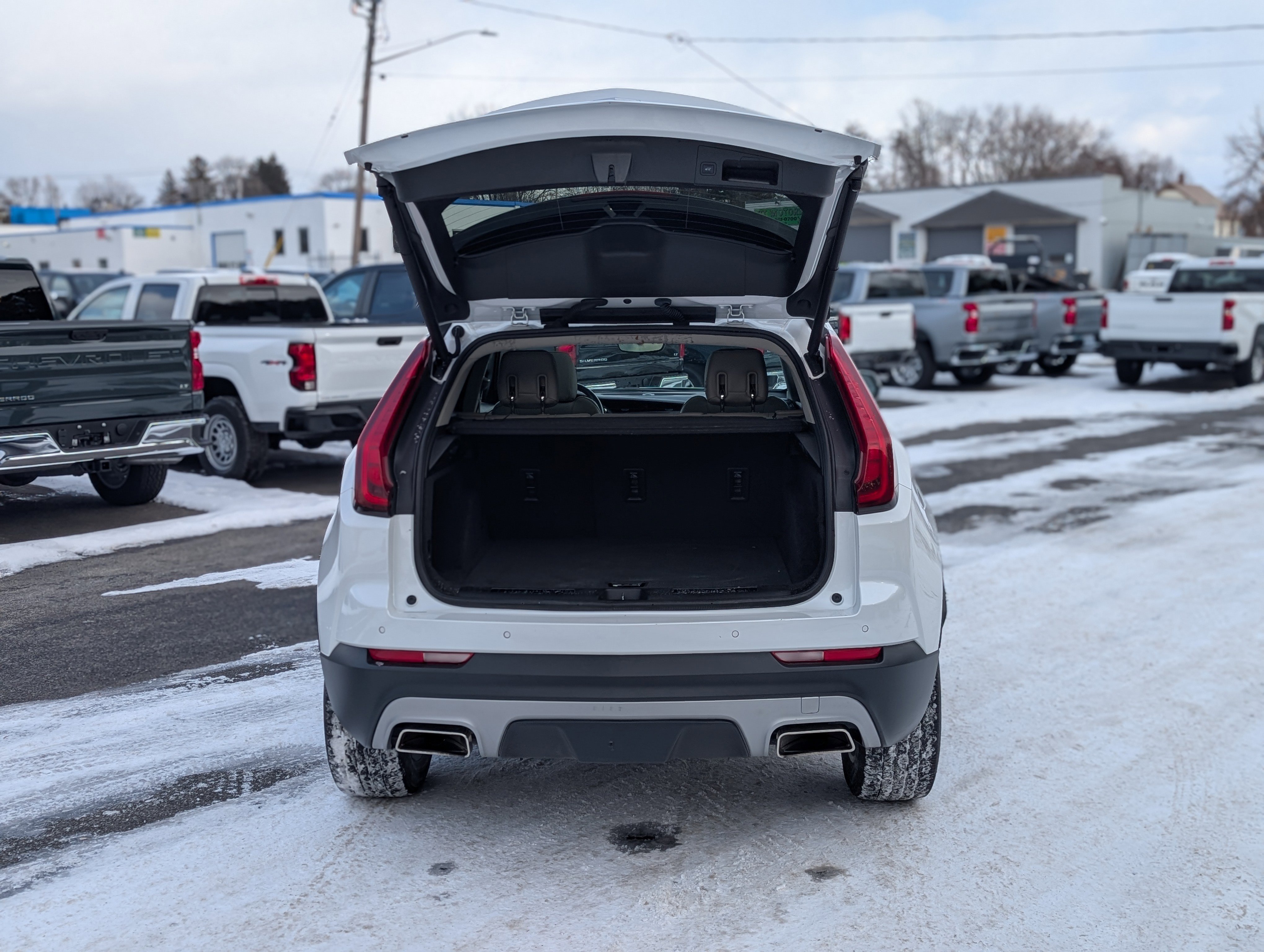 Used 2022 Cadillac XT4 Premium Luxury w/ Sun And Sound Package image 43