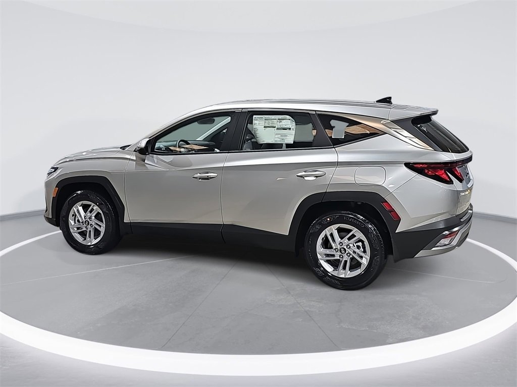 New 2026 Hyundai Tucson SE image 8