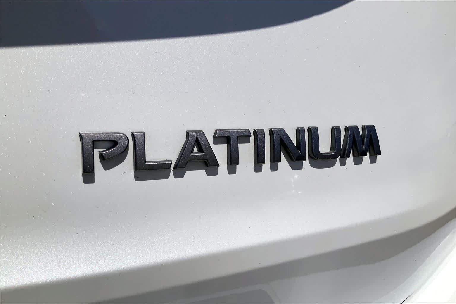 Used 2025 Nissan Rogue Platinum w/ Tech Package FWD image 10