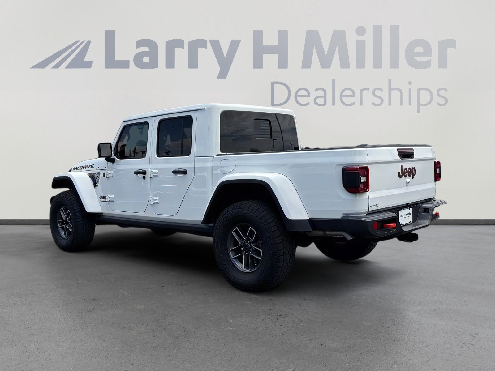 Certified 2025 Jeep Gladiator Mojave w/ Convenience Group AWD/4WD image 3