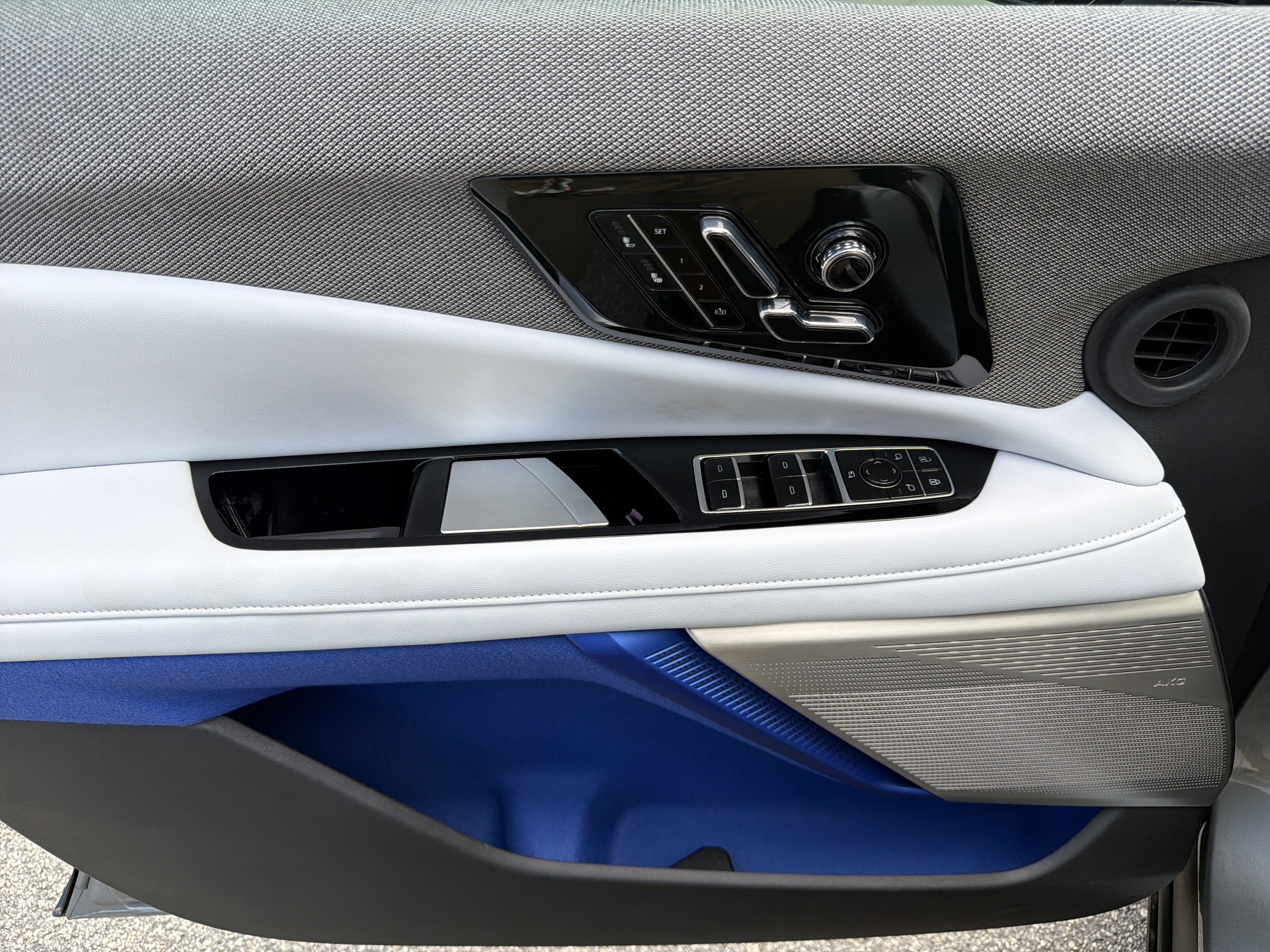 New 2027 Cadillac Optiq Luxury RWD image 11