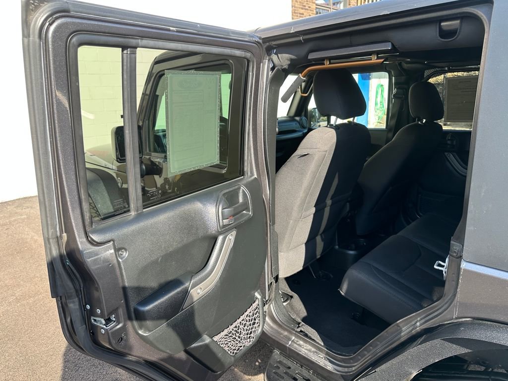 Used 2018 Jeep Wrangler Unlimited Sport S image 39