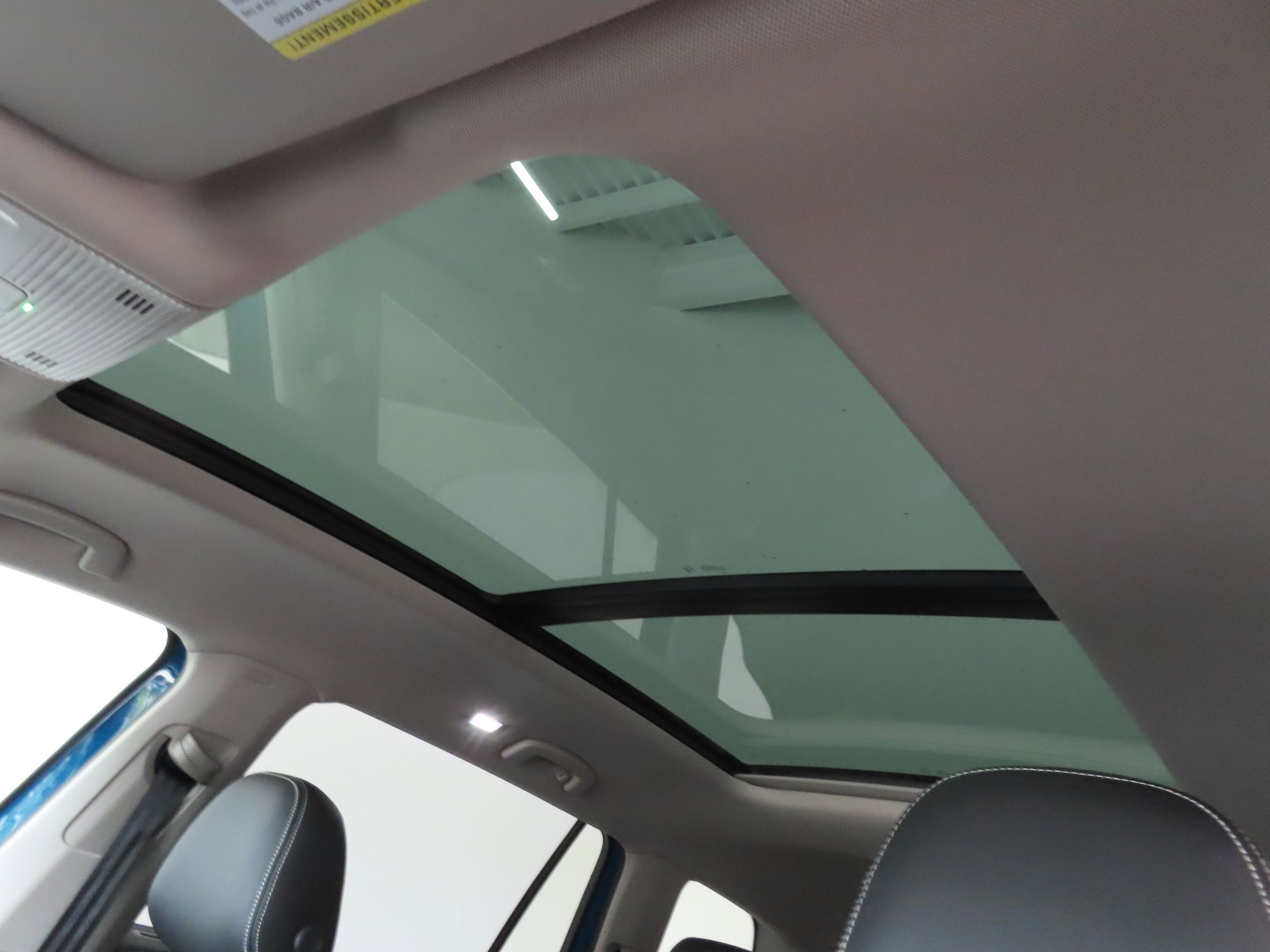 New 2025 Volkswagen Atlas SE FWD image 21