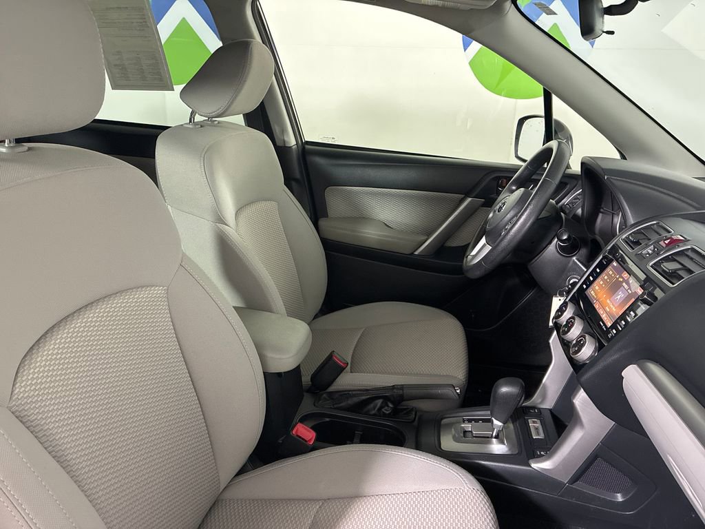 Used 2018 Subaru Forester 2.5i Premium w/ All-Weather Package image 31
