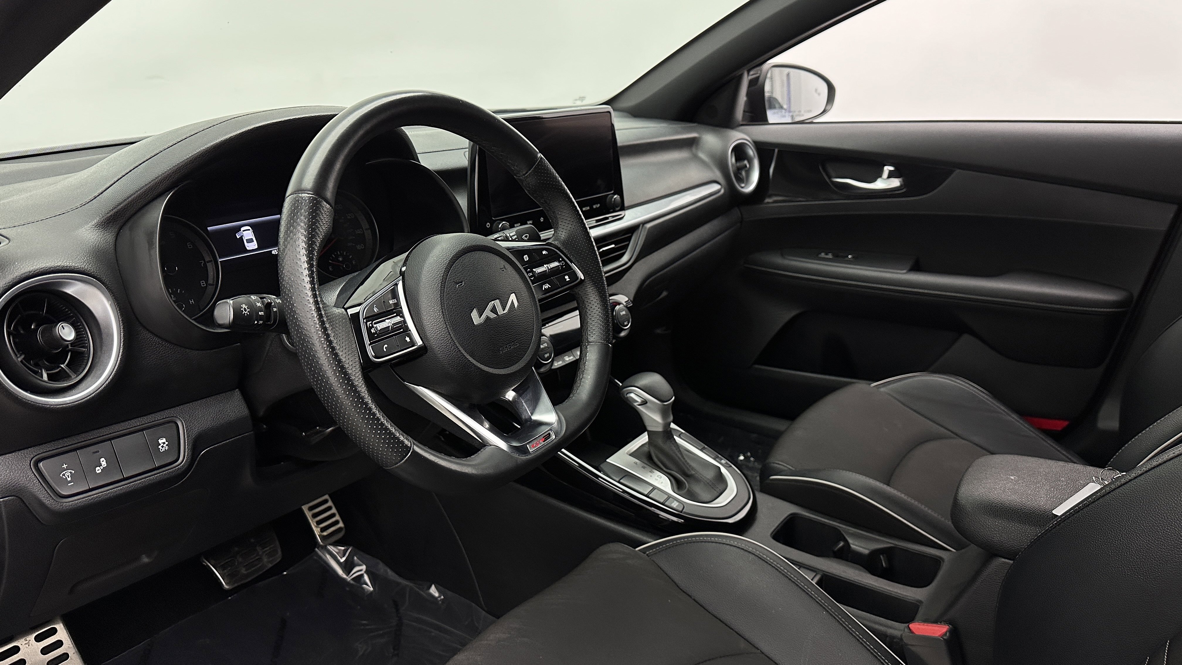 Used 2023 Kia Forte GT-Line w/ GT-Line Technology Package FWD image 10