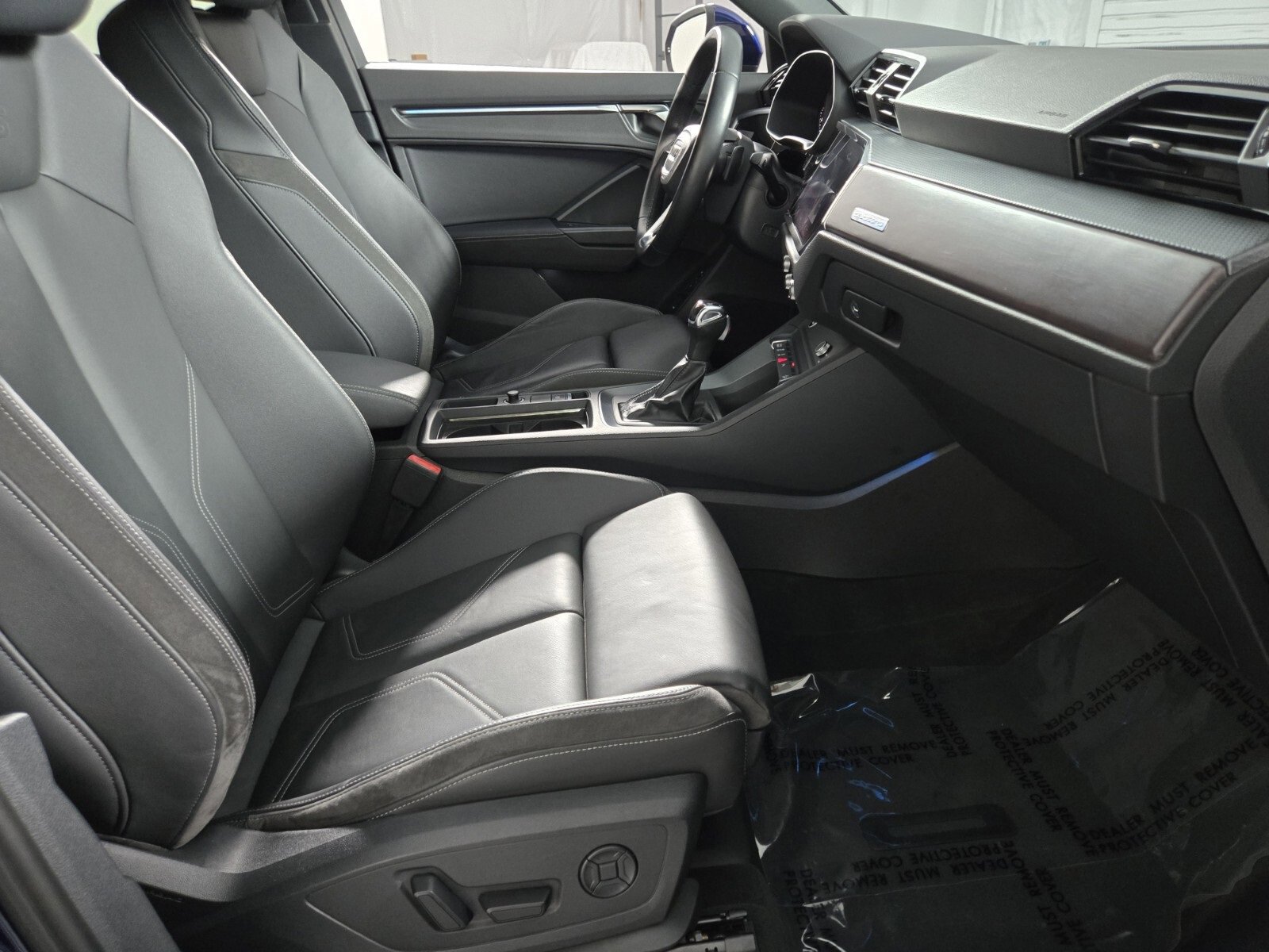 Used 2022 Audi Q3 2.0T Premium Plus w/ Premium Plus Package image 3