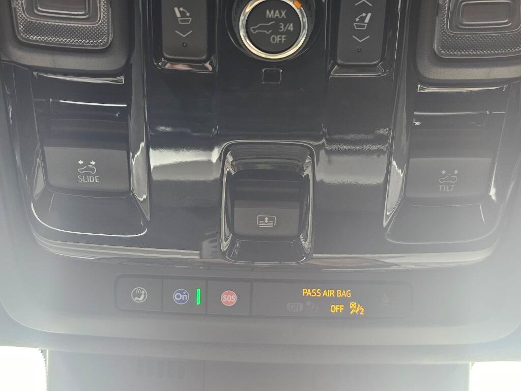 Used 2025 Cadillac Escalade V AWD/4WD image 46
