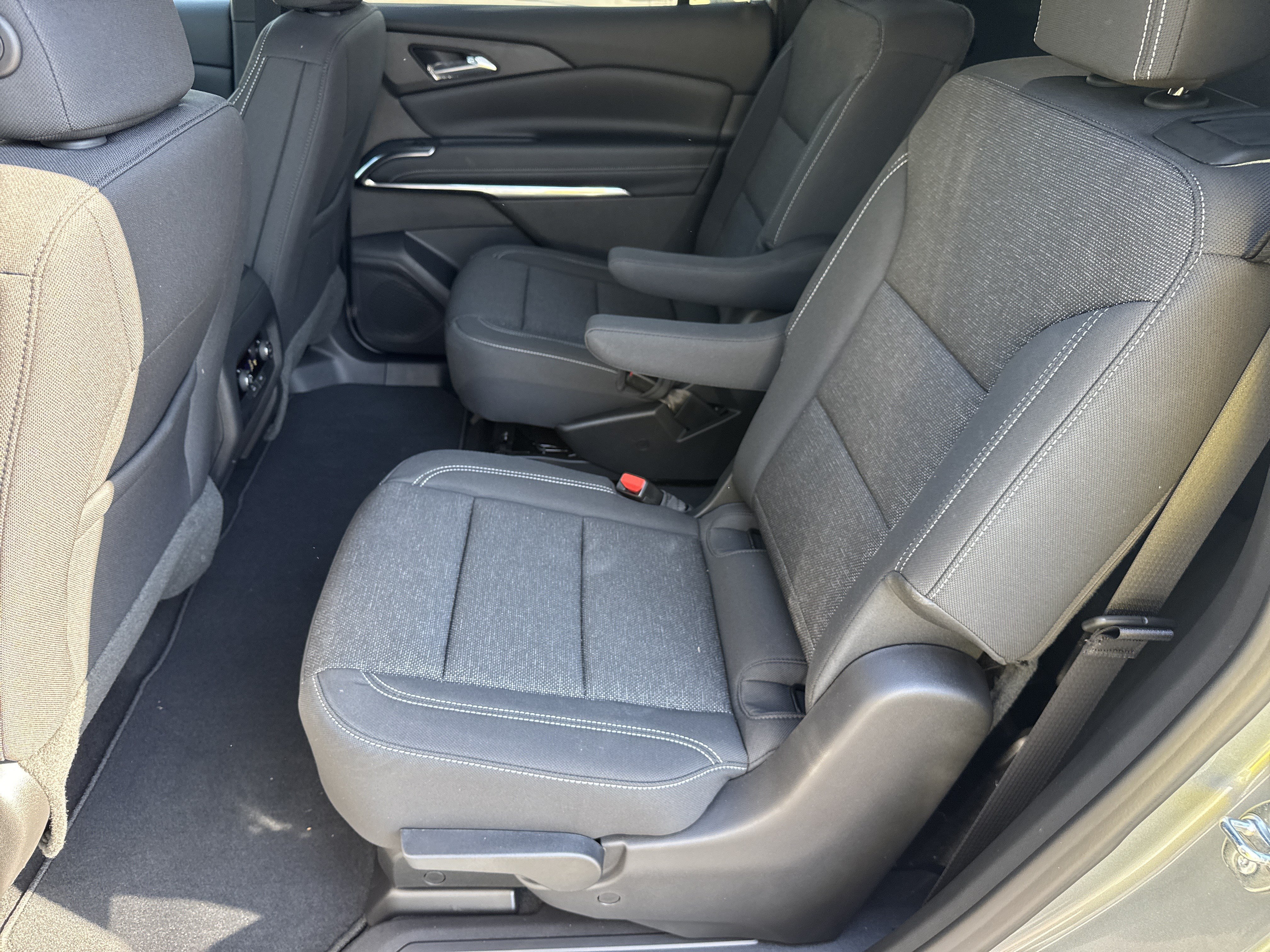 New 2027 Chevrolet Traverse LT FWD image 20