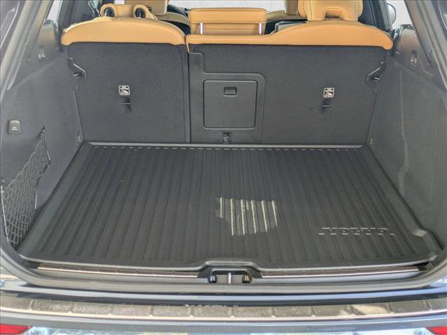 Used 2025 Volvo XC60 B5 Ultra w/ Protection Package Premier image 6