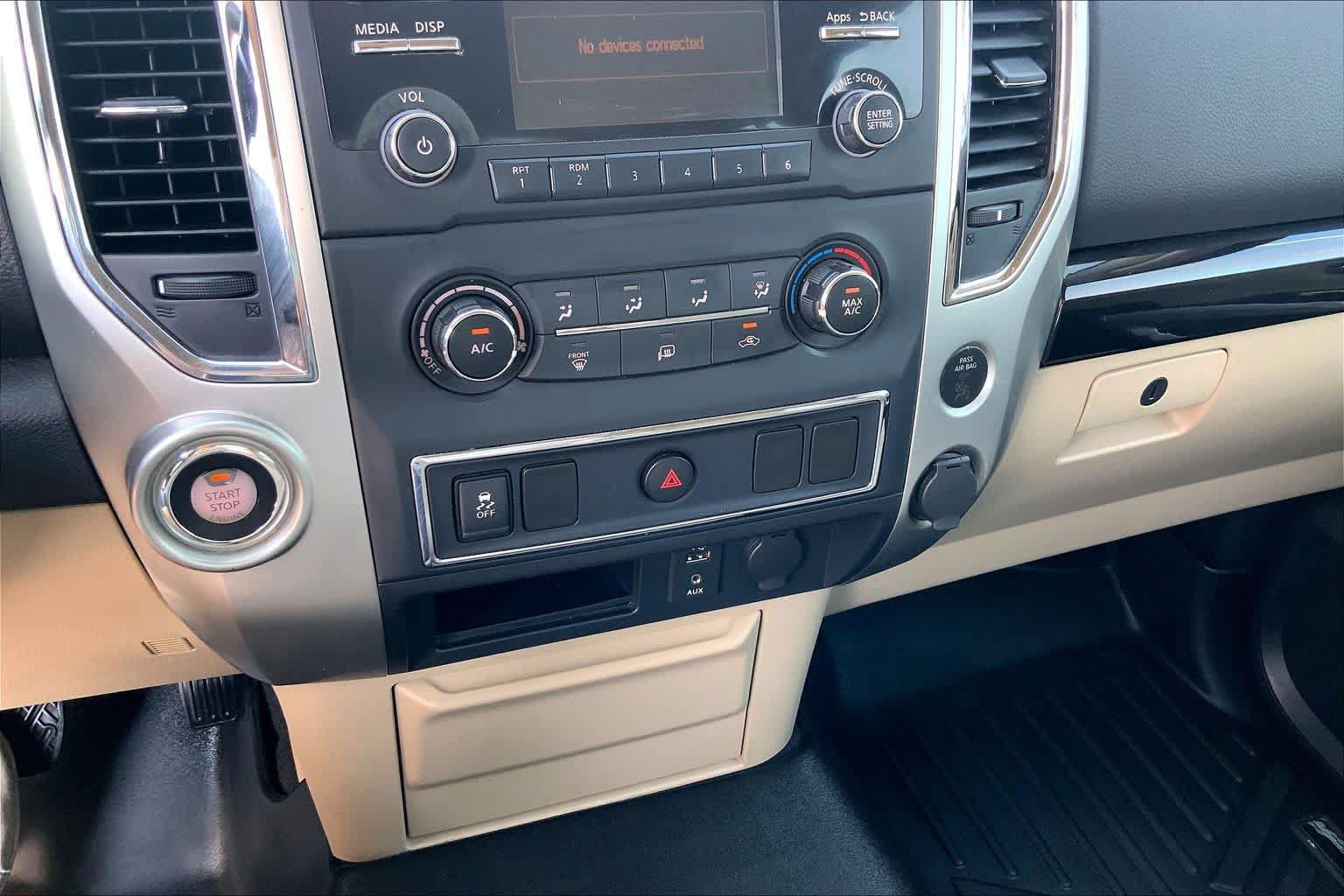 Used 2017 Nissan Titan SV RWD image 35