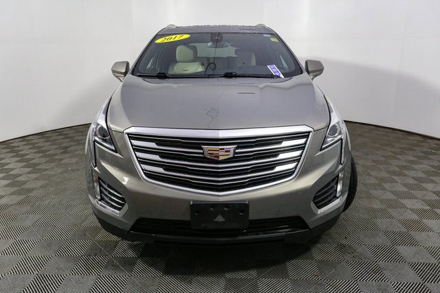 Used 2017 Cadillac XT5 Luxury w/ Driver Awareness Package image 4