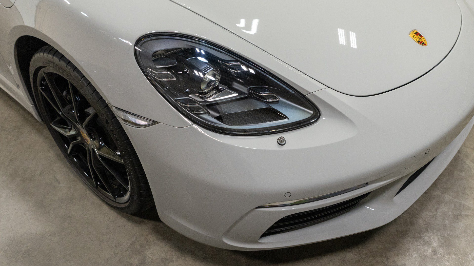 Used 2021 Porsche 718 Boxster RWD image 22