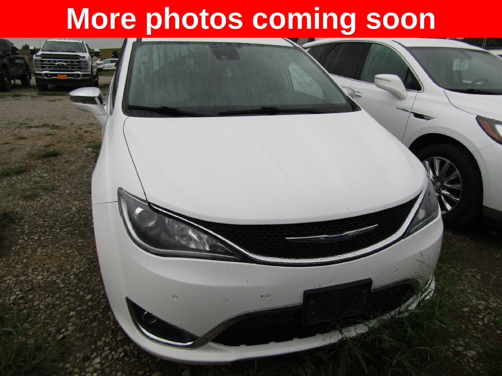Used 2019 Chrysler Pacifica Limited w/ Tire & Wheel Group FWD image 8