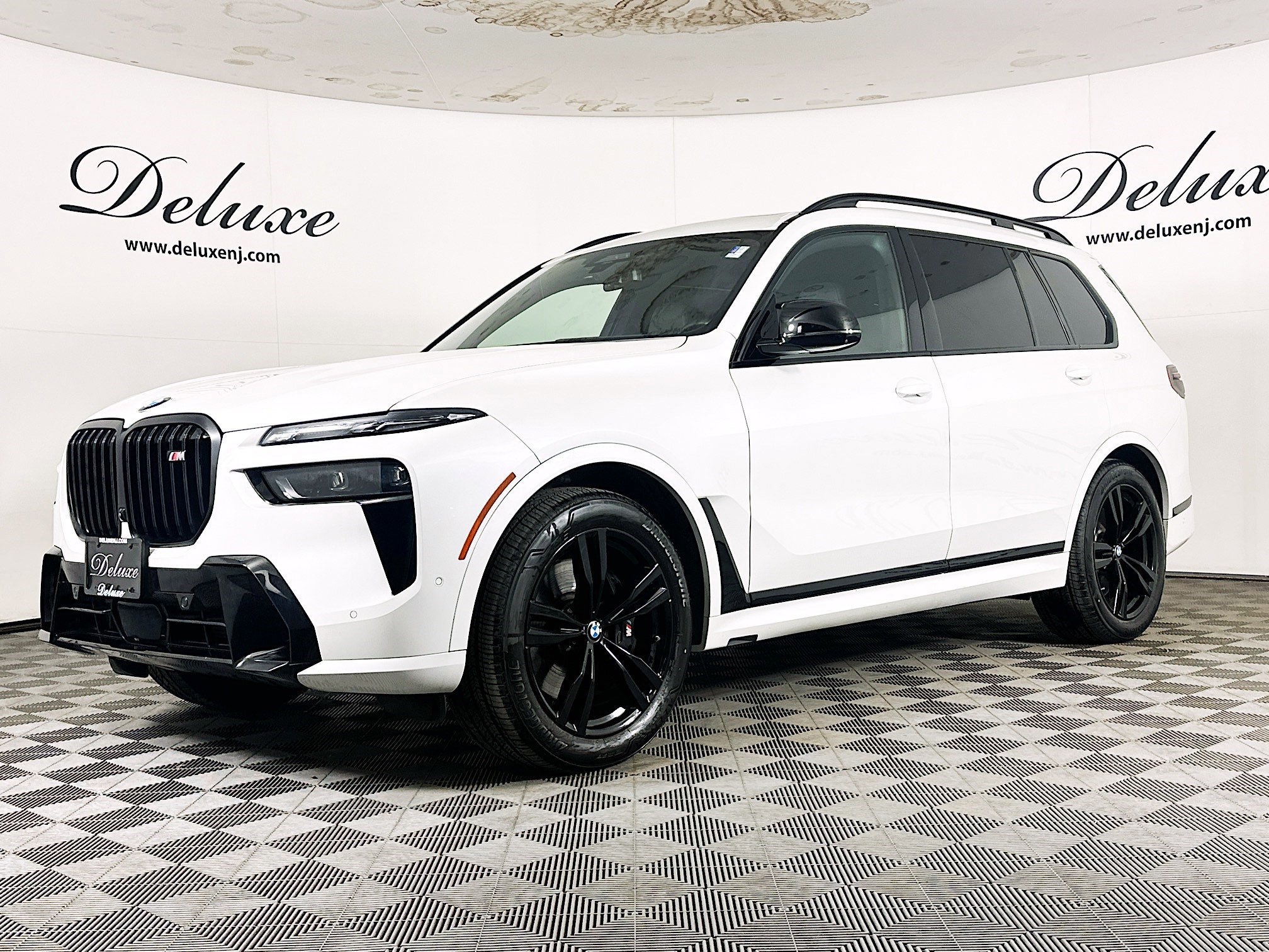 Used 2024 BMW X7 M60i w/ Executive Package AWD/4WD image 3