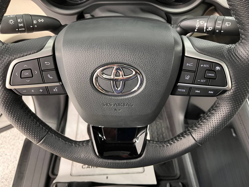 Used 2021 Toyota Sienna Limited AWD/4WD image 38