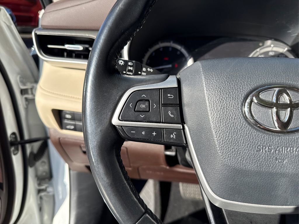 Used 2022 Toyota Highlander XLE image 39