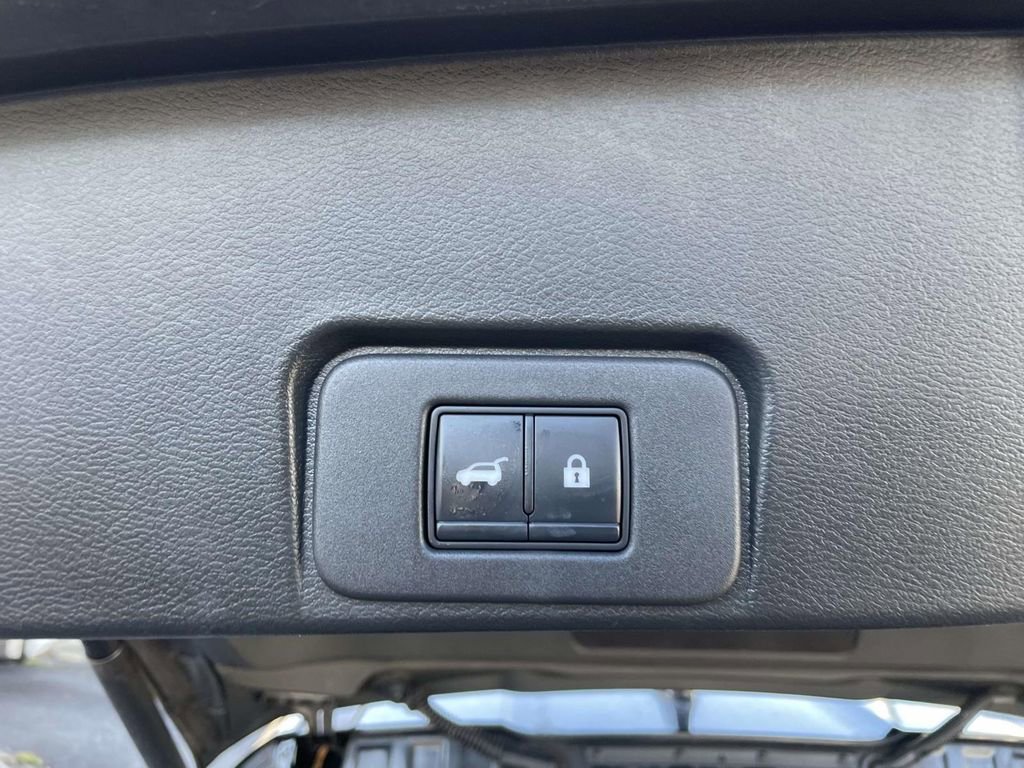 Used 2021 Nissan Rogue SL w/ Premium Package image 50