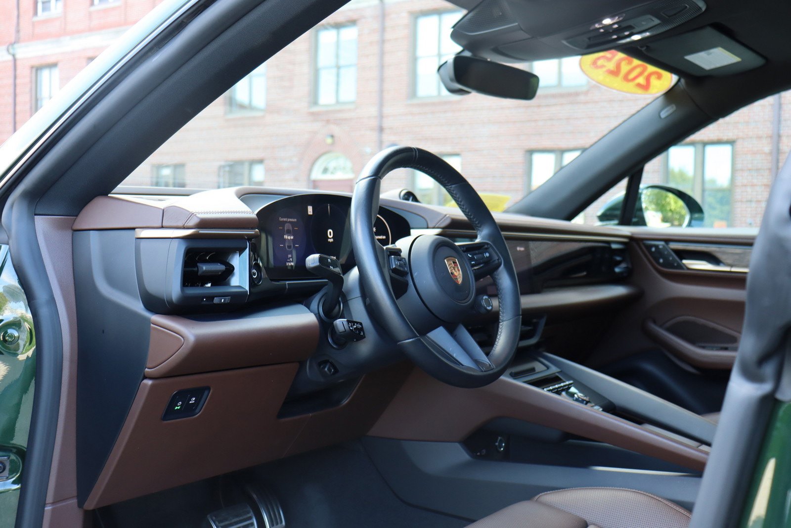 Used 2025 Porsche Macan 4S Electric AWD/4WD image 11