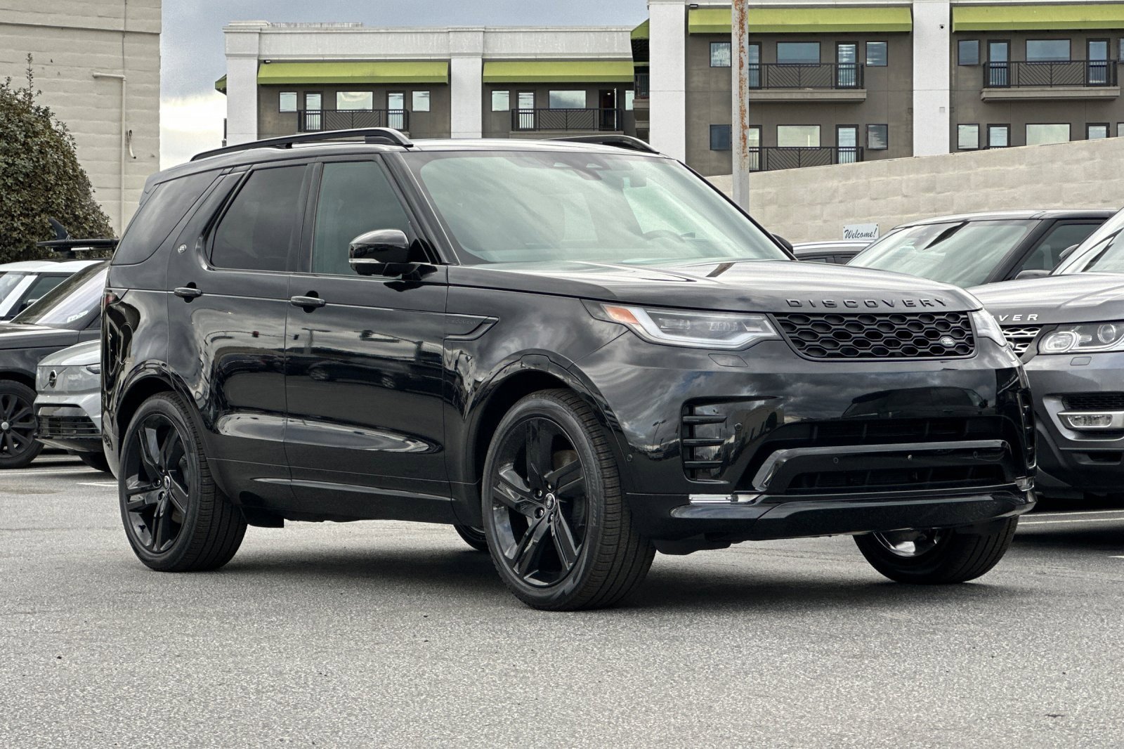 New 2026 Land Rover Discovery Dynamic SE image 7