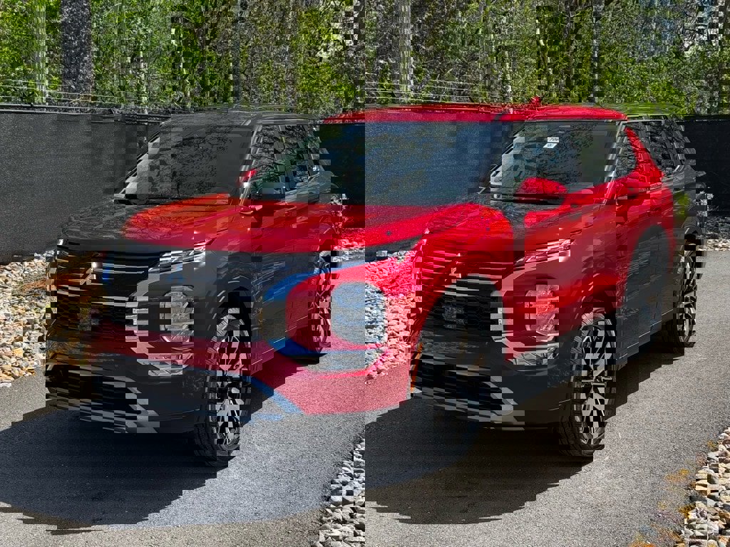 New 2025 Mitsubishi Outlander SE