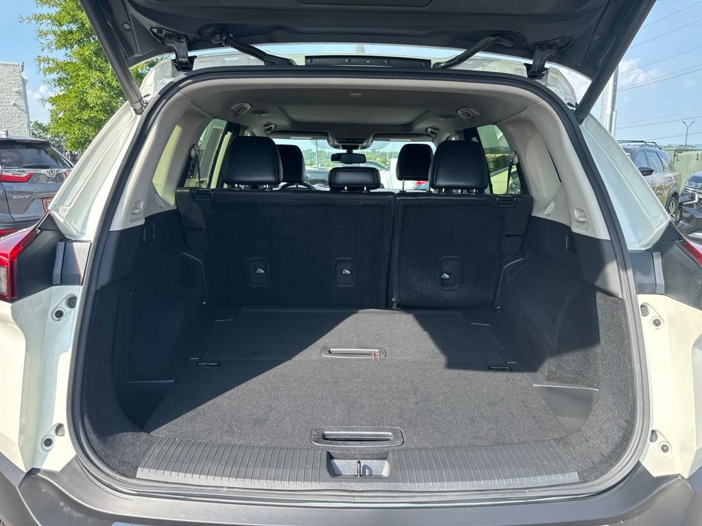 Used 2023 Nissan Rogue Platinum FWD image 26