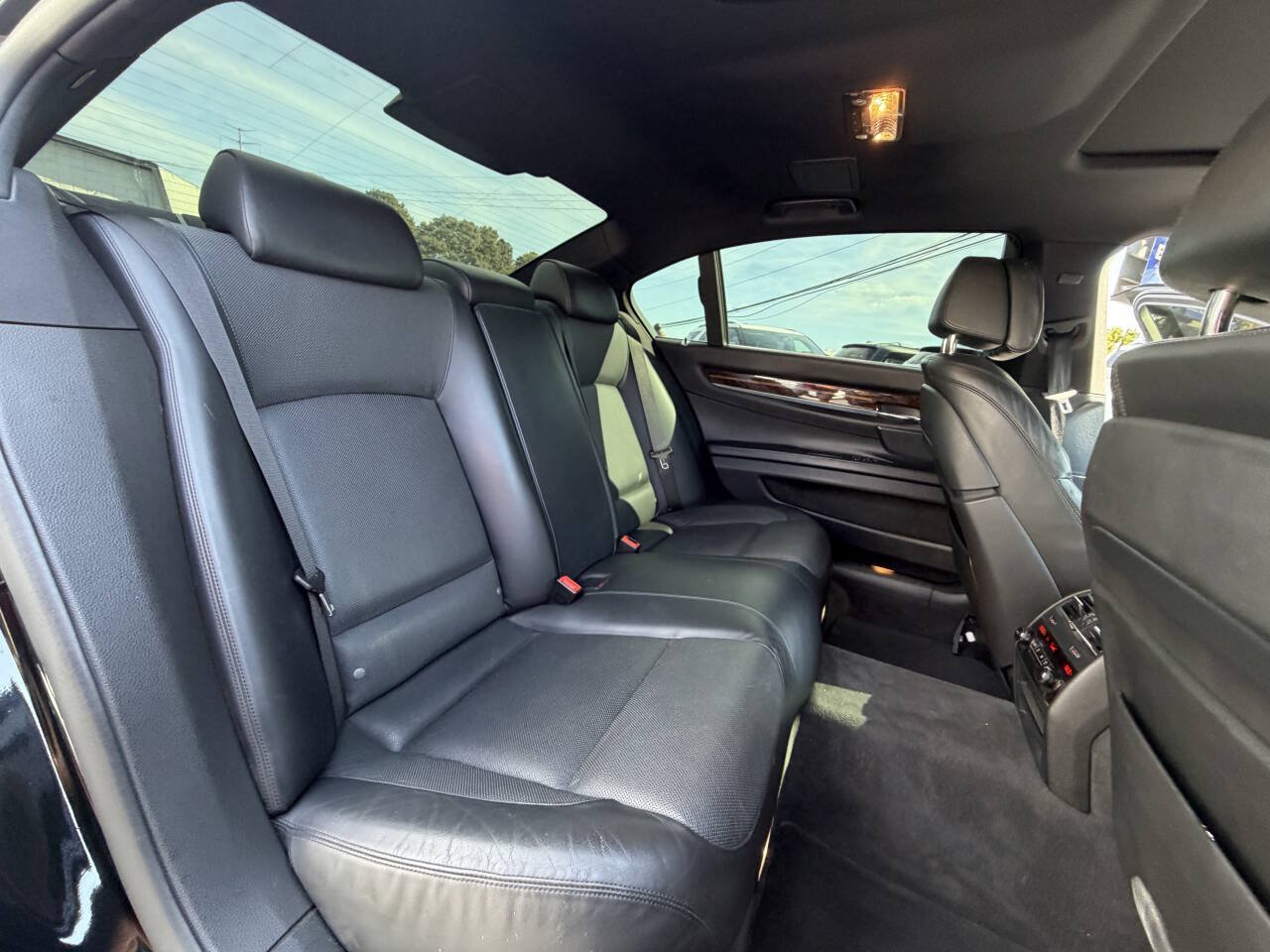 Used 2014 BMW 750Li RWD image 10