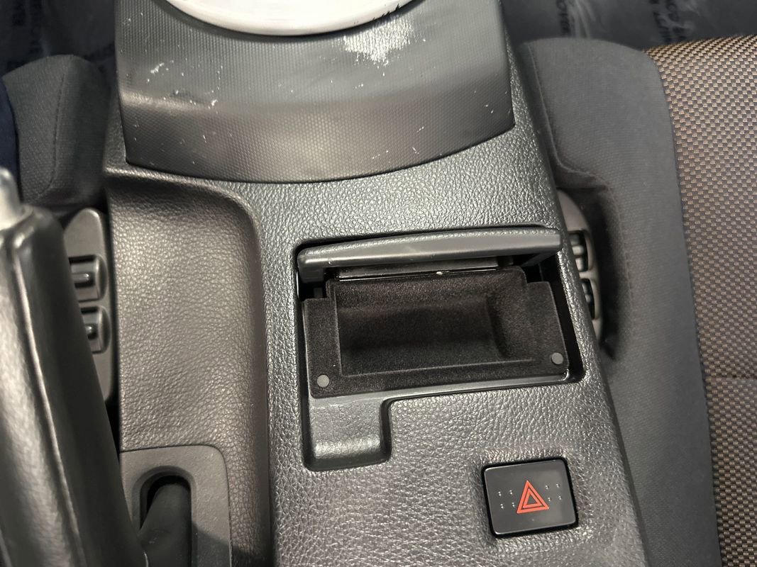 Used 2004 Nissan 350Z Enthusiast w/ Side Airbags Pkg image 70