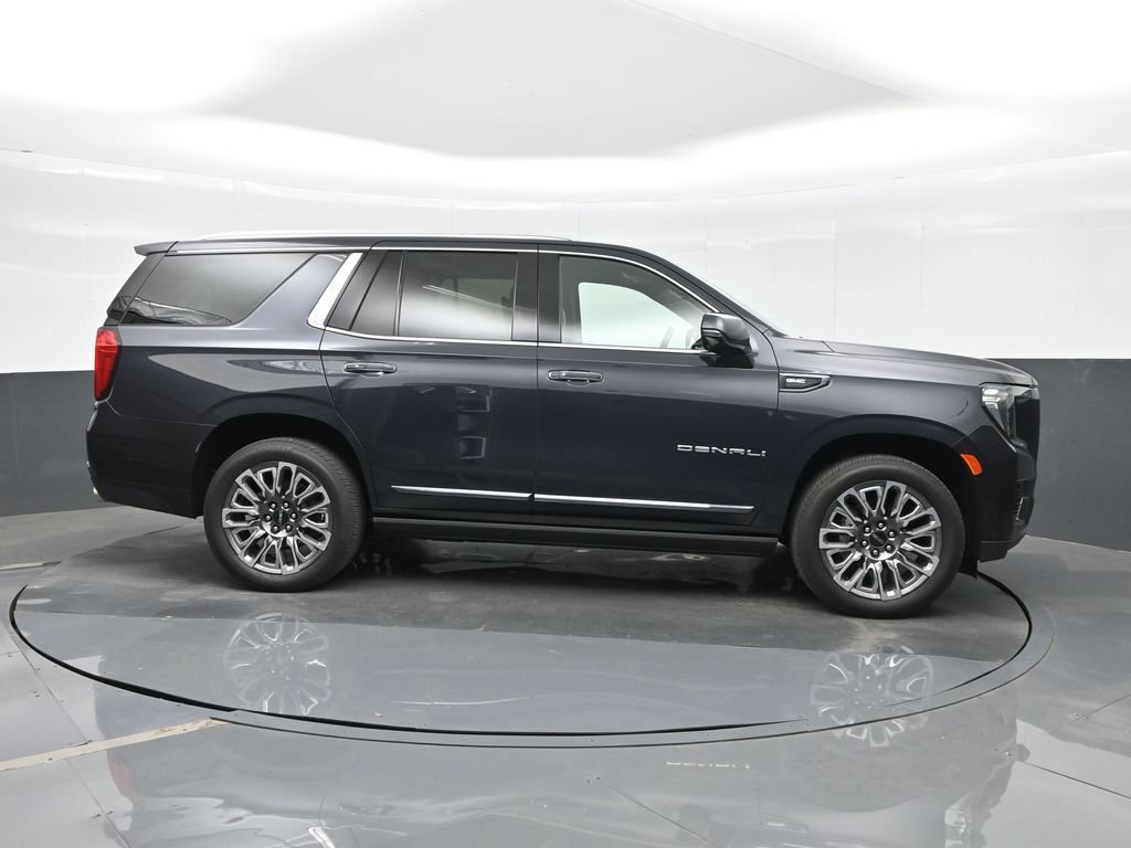 Used 2023 GMC Yukon Denali Ultimate AWD/4WD image 10