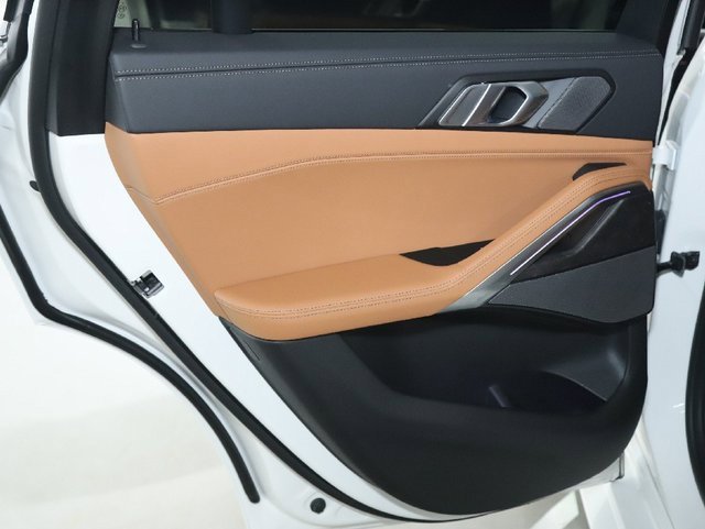 Used 2026 BMW X6 xDrive40i w/ Premium Package image 13