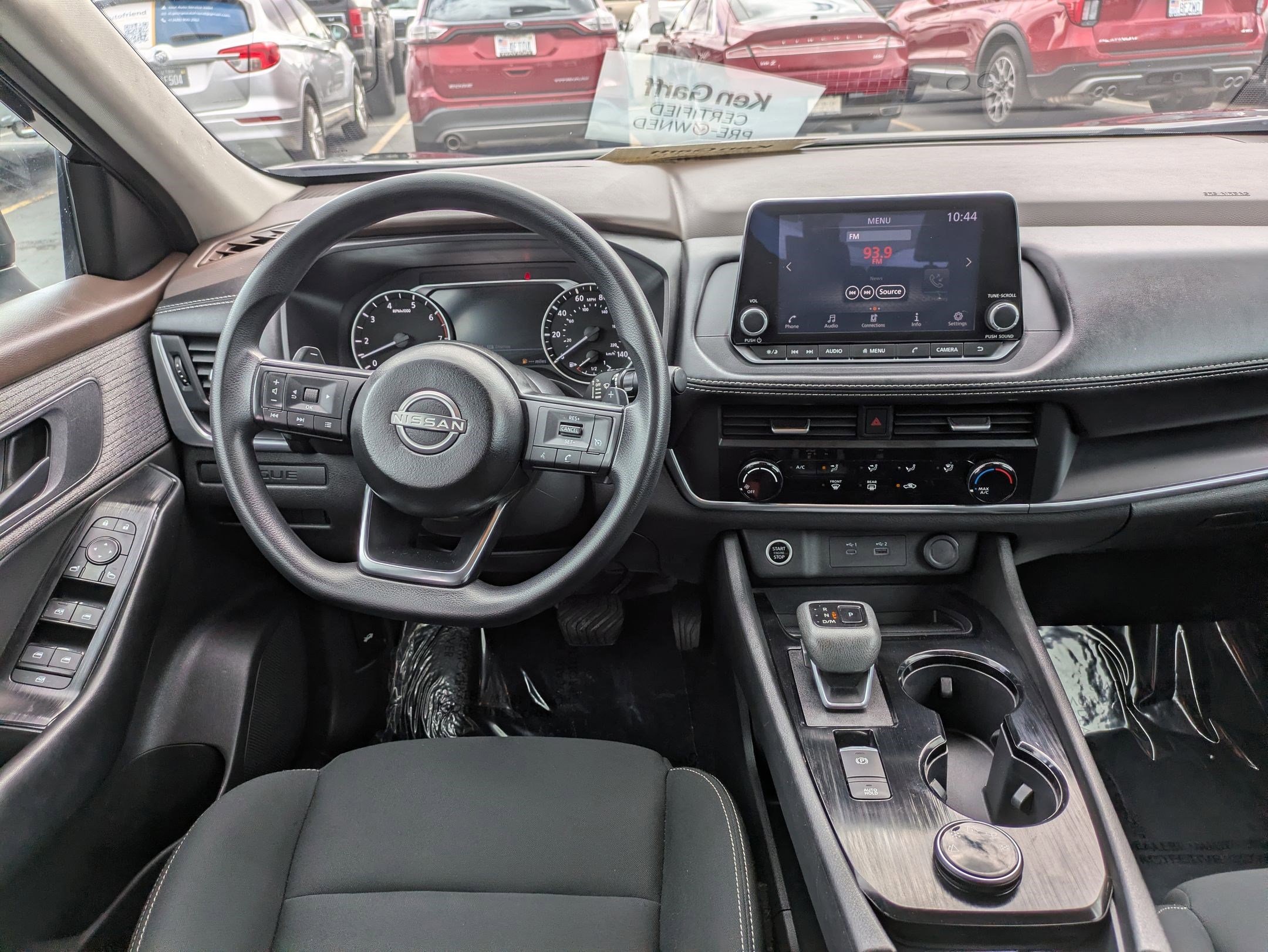 Used 2023 Nissan Rogue S image 27