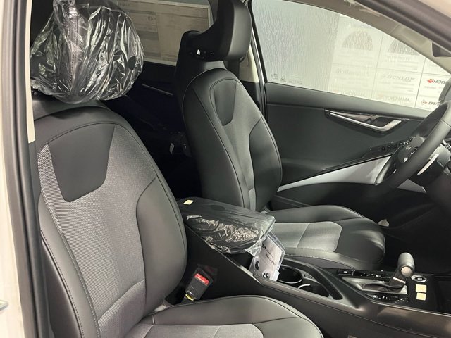 New 2025 Kia Niro EX Touring image 4
